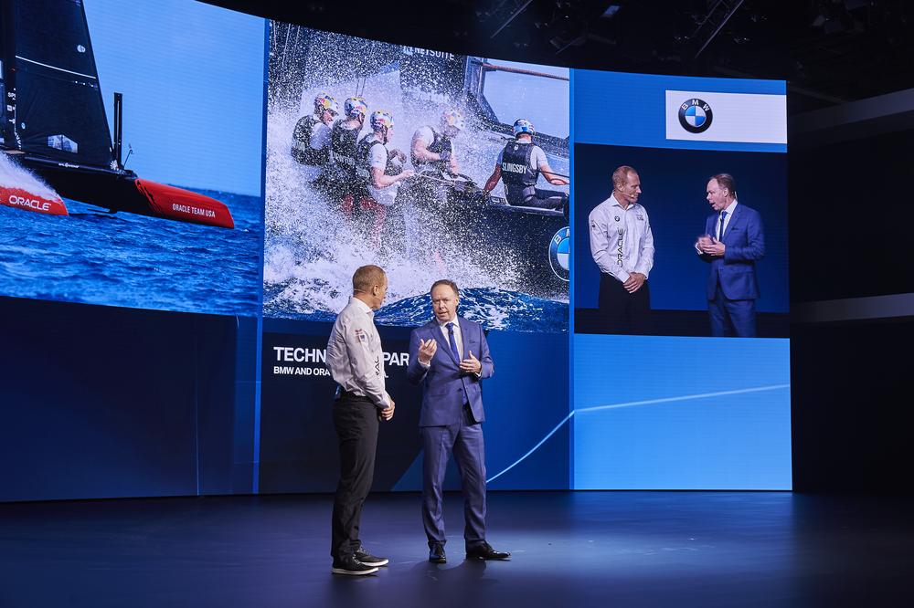 Kurs America's-Cup-Titelverteidigung: Von BMW Motorsport entwickeltes Segelrennyacht-Steuerrad auf Autoshow Detroit präsentiert