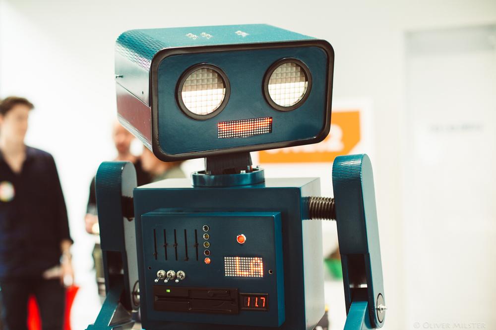 Mit dem Roboter auf Du und Du: tts zeigt die Trends beim Lernen in der digitalen Arbeitswelt 4.0