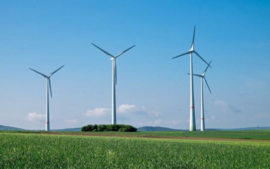 Neue Regeln für die Windkraftbranche: EEG-Novelle im Januar in Kraft getreten / Wachsendes Risiko, geringere Margen und längere Kapitalbindung für Projektierer und Investoren