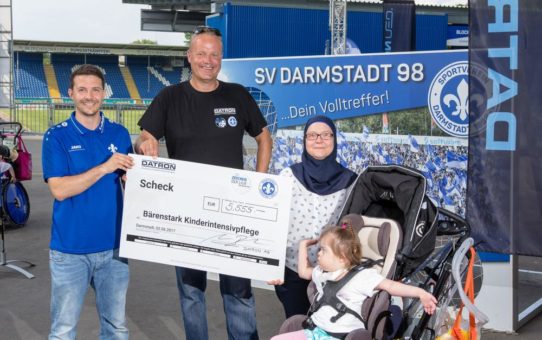 DATRON und SV Darmstadt 98 joggen, radeln, walken und spenden gemeinsam 5.555 Euro für den guten Zweck