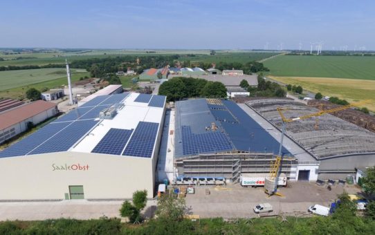 Solarstrom vom Obstbauer: Saale Obst saniert Lagerhalle mit dachintegrierter Photovoltaikanlage von BELECTRIC