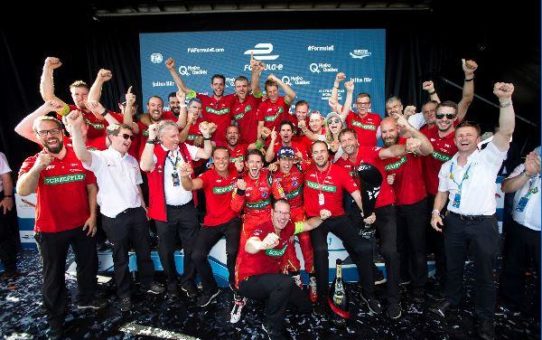 Champion: Lucas di Grassi und das Team ABT Schaeffler Audi Sport triumphieren in der Elektro-Rennserie Formel E