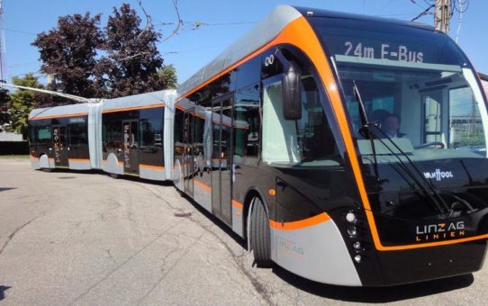 Doppelgelenk-Elektrobusse mit IMC®-Technologie für Österreich