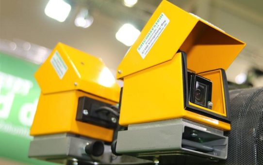 MEKRAtronics präsentiert innovatives Kamera-Monitor-System zur verbesserten Kontrolle des Quer-Verkehrs