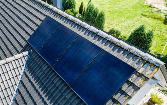 Lagerverkauf von SunPower Solarmodulen und Wechselrichtern