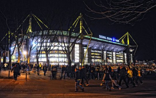ACTIWARE lädt zur Borussia in den Signal Iduna Park ein