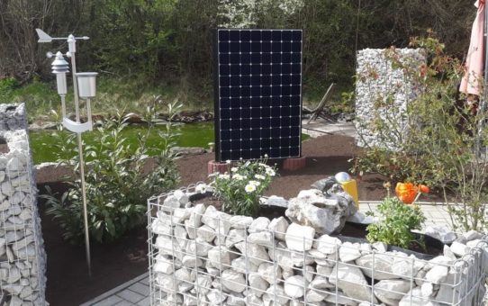 Solar Ideen für Garten - Solarzaun Solartisch Solarcarport und die Energiesäule
