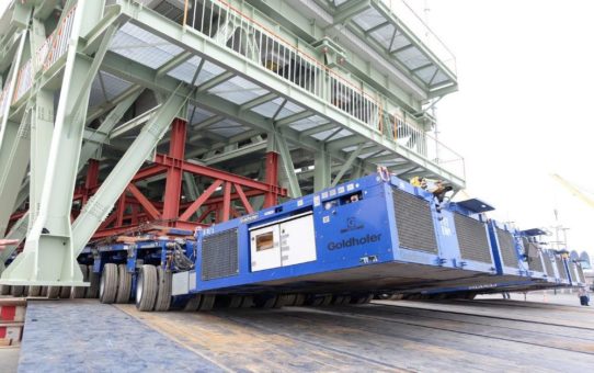 Zwei Mal 2500 Tonnen mit nur einem Operator: Silamas setzt auf Goldhofers Hydronic-System