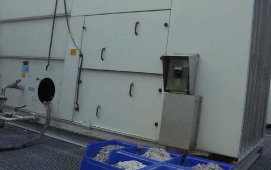 Kipp Umwelttechnik GmbH reinigt Kühltürme mit dem JetMaster-System, entwickelt von der Schwesterfirma mycon GmbH