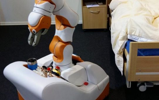 Pflegeroboter von F&P Robotics an der SINDEX