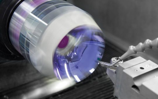 Edmund Optics® bietet Diamantdrehen