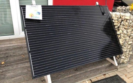 Stromkosten steigen - mit einer Balkonsolaranlage sparen Sie aber Kosten