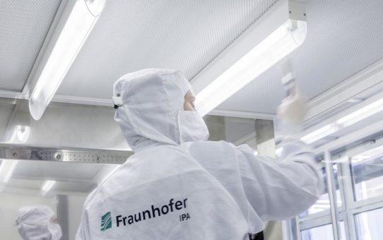 LED-Teardropleuchte von Fischer besteht als einzige die Anforderungen von fotolithografischen Anwendungen unter Gelblicht