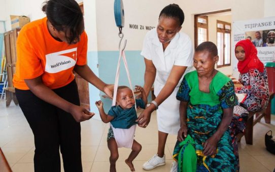 Statt Weihnachtsgeschenke: ELVIS baut Entbindungsstation in Tansania