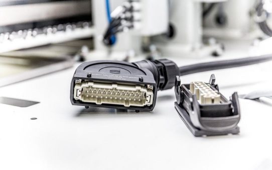 InnoTrans: HARTING Lösungen zu Gewichtsreduktion und schnellem Datentransfer