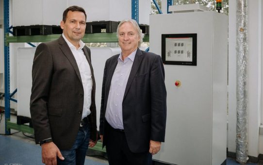 CMBlu und Schaeffler kooperieren bei der Entwicklung und Industrialisierung von organischen Redox-Flow-Batterien als großtechnische Stromspeicher