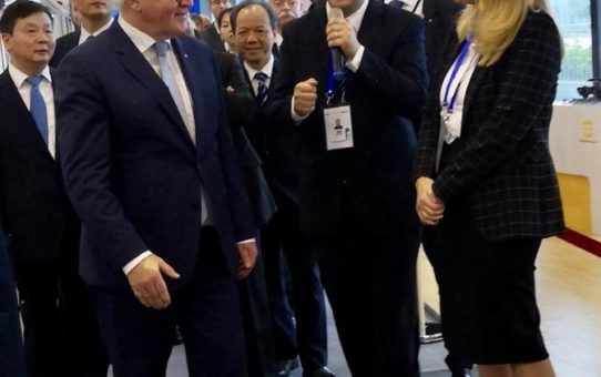 Bundespräsident Frank-Walter Steinmeier besucht Robotation Acadamy Foshan