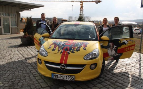 Firmengruppe Max Bögl belohnt ihre besten Auszubildenden mit einem Fahrzeug