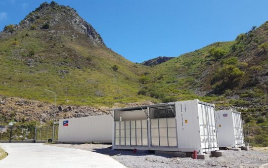 Solarenergie und Speicher: SMA Lösung sorgt für paradiesische Stille auf der Karibikinsel Saba
