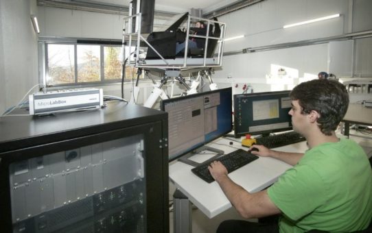 Thüringer Innovationszentrum Mobilität errichtet hochmodernen Fahrsimulator