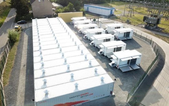 Zweiter großer Upside Batteriespeicher mit SMA Technologie geht in Sachsen in Betrieb