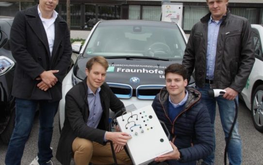 Ladevorgänge von Elektrofahrzeugen besser verstehen: Fraunhofer LBF unterstützt Hochschule Darmstadt bei der Entwicklung einer neuen Interfacebox