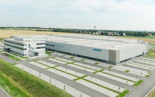 Dematic automatisiert Siemens-Werk mit AutoStore®-Anlage