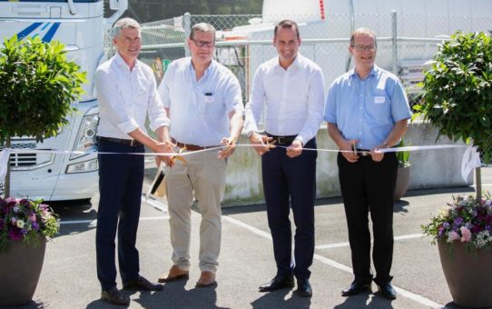 Krummen Kerzers und Lidl Schweiz eröffnen erste LNG-Tankstelle für Lkw