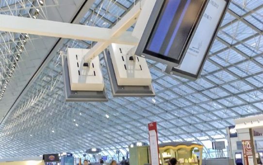 Professionelle Displaylösungen, auch für Flughafen-Anwendungen – Made in Germany