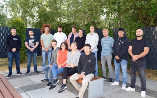 14 neue Auszubildende sind bei MC-Bauchemie gestartet