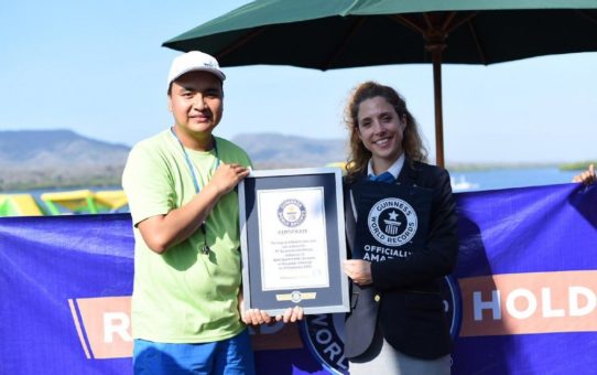 Wibit sichert sich "GUINNESS WORLD RECORDS®"-Titel für den "größten aufblasbaren Wasserpark" in Indonesien