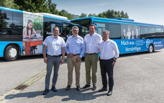 Mach was Vernünftiges: Neue WEMAG-Buskampagne setzt Menschen ins Bild