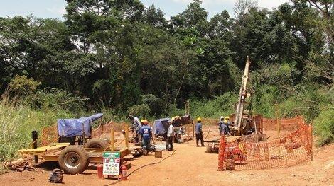 Amani Gold schließt erste Bohrungen auf Zielgebiet Peteku ab