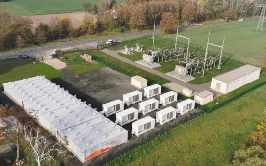 Drittes großes Upside Speicher-Kraftwerk mit SMA Batterie-Wechselrichtern nimmt Betrieb auf