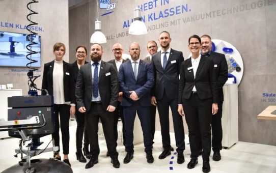 Das AERO-LIFT Messe-Team sagt Bye-bye Blechexpo