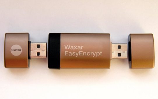 Waxar mit Datensicherungs-Software-Lösung für Industrie-Rechner