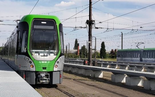 Mehr Verkehrssicherheit: Kiepe Electric integriert Kollisionswarnsysteme in Hannoveraner Stadtbahnen