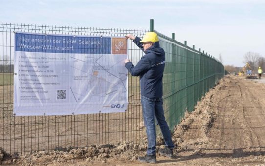 Baustart für Deutschlands größten förderfreien Solarpark