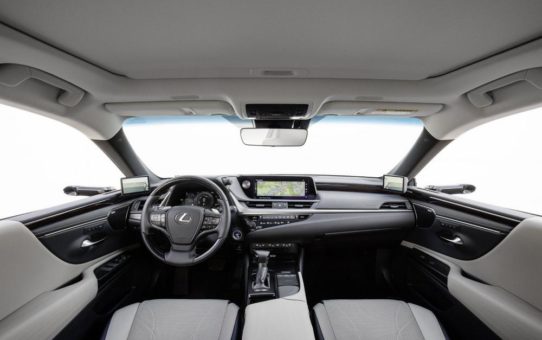 Digitale Außenspiegel beim Lexus ES 300h ab jetzt verfügbar
