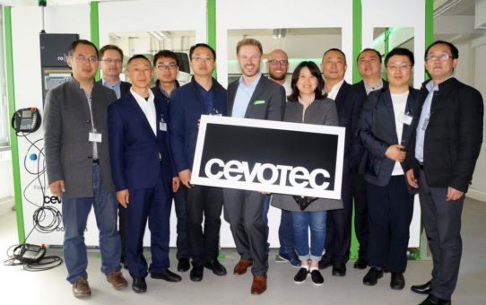 Chinesische Delegation zu Besuch bei Cevotec und dem Ludwig Bölkow Campus