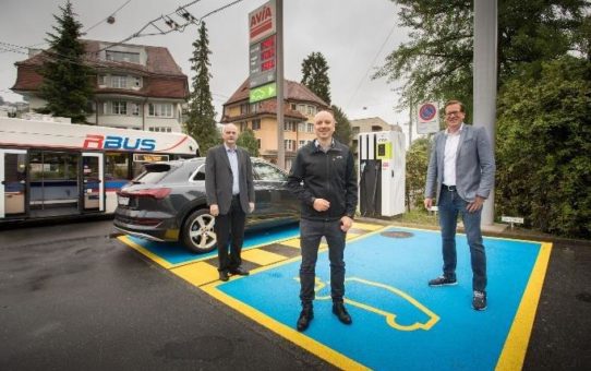 CKW lanciert Schnellladestation mit Strom direkt von der Trolleybus-Oberleitung