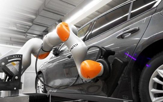 Automatisierung im Automobilbau: Sensitiver Roboter steigert Effizienz in der Endmontage
