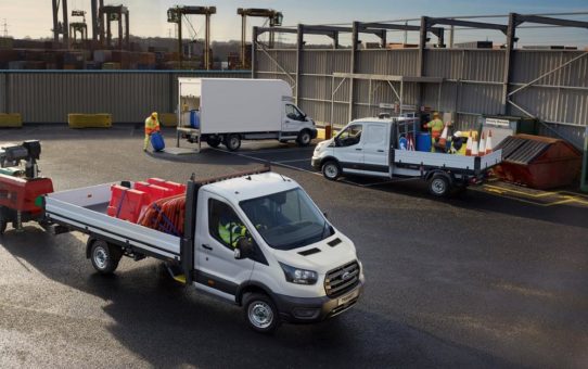 Ford Transit jetzt mit 10-Gang-Automatikgetriebe erhältlich