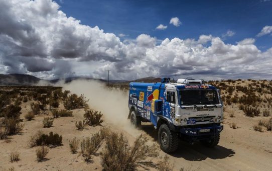 Russische Truck-Rennteams KAMAZ-Master siegen bei Rallye Dakar und Africa Eco Race mit Reifen von Continental