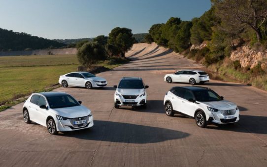 "PEUGEOT Tour - Road to Electric": Elektromobilität bei rund 50 PEUGEOT Händlern erleben