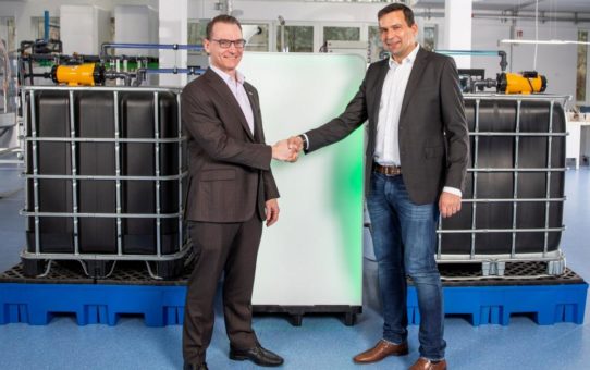 CMBlu und MANN+HUMMEL kooperieren bei nachhaltigen und großtechnischen Batteriespeichern für die Energiewende