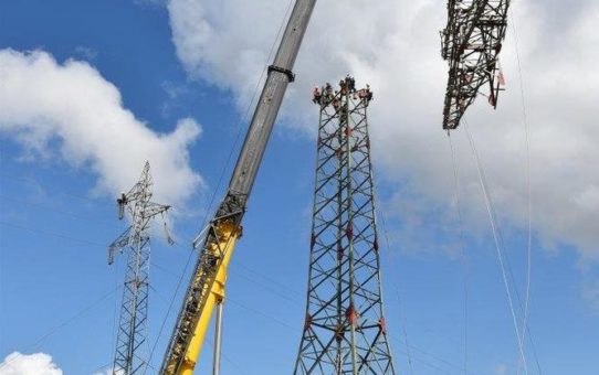 HanseWerk-Tochter Schleswig-Holstein Netz ertüchtigt Leitung zwischen Heide und Strübbel
