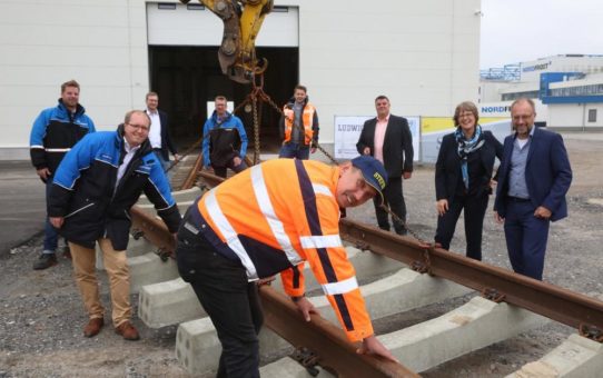 NORDFROST-Schwerguthalle im Containerhafen Wilhelmshaven eingeweiht