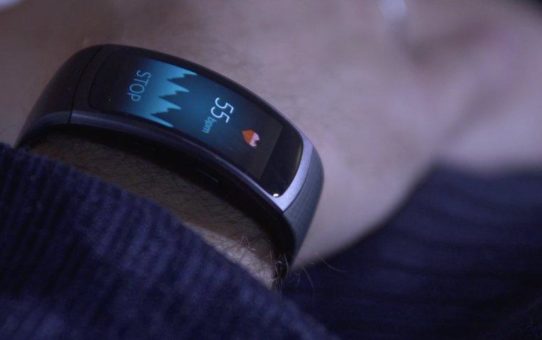Schlaganfallprävention: Samsung Gear Fit II Smartwatch erkennt mit Preventicus-Applikationen Vorhofflimmern sehr genau