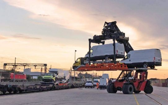 Bahnverladung bei IVECO - Umweltauswirkungen der Logistik reduzieren